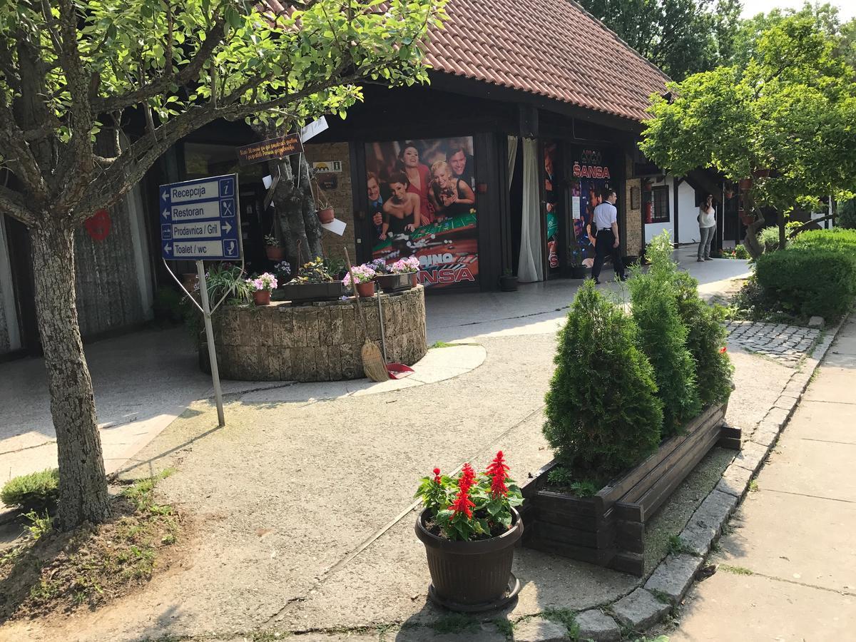 Motel Stari Hrast Markovac Exteriér fotografie