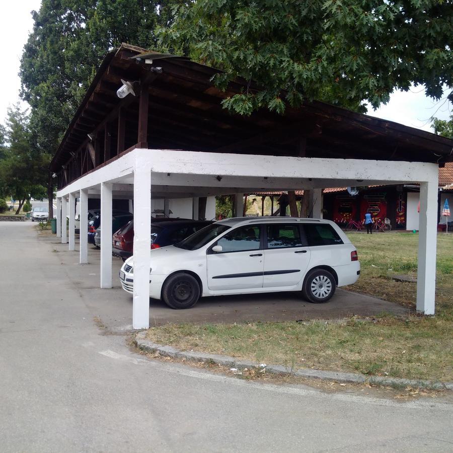 Motel Stari Hrast Markovac Exteriér fotografie