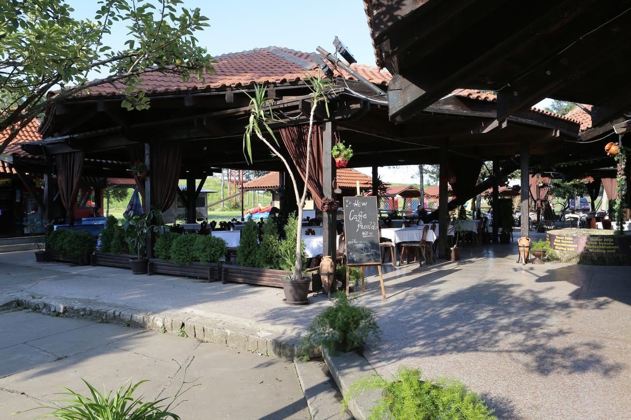 Motel Stari Hrast Markovac Exteriér fotografie